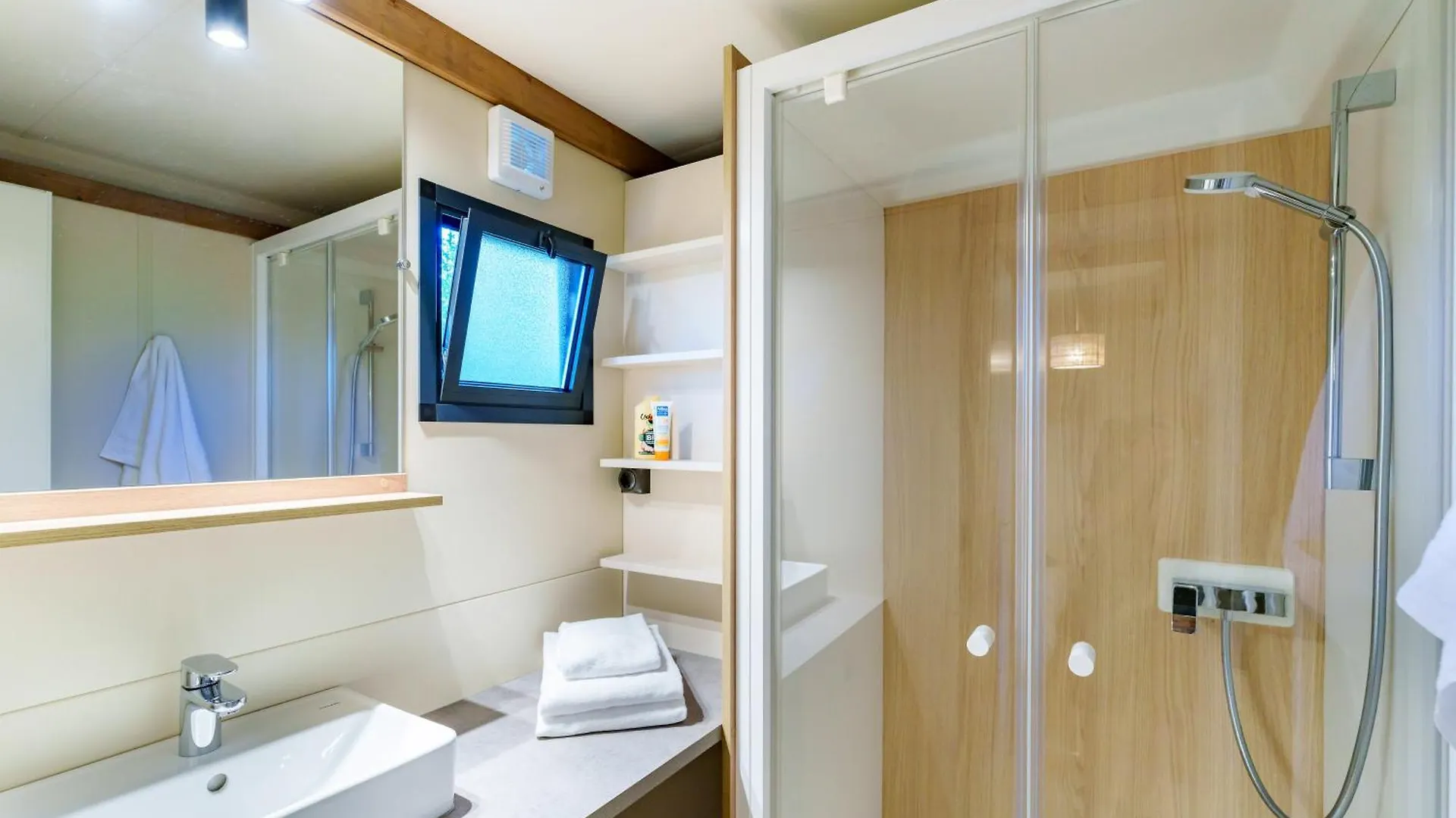 캠프장 Camping De Lochrist 콩카르노