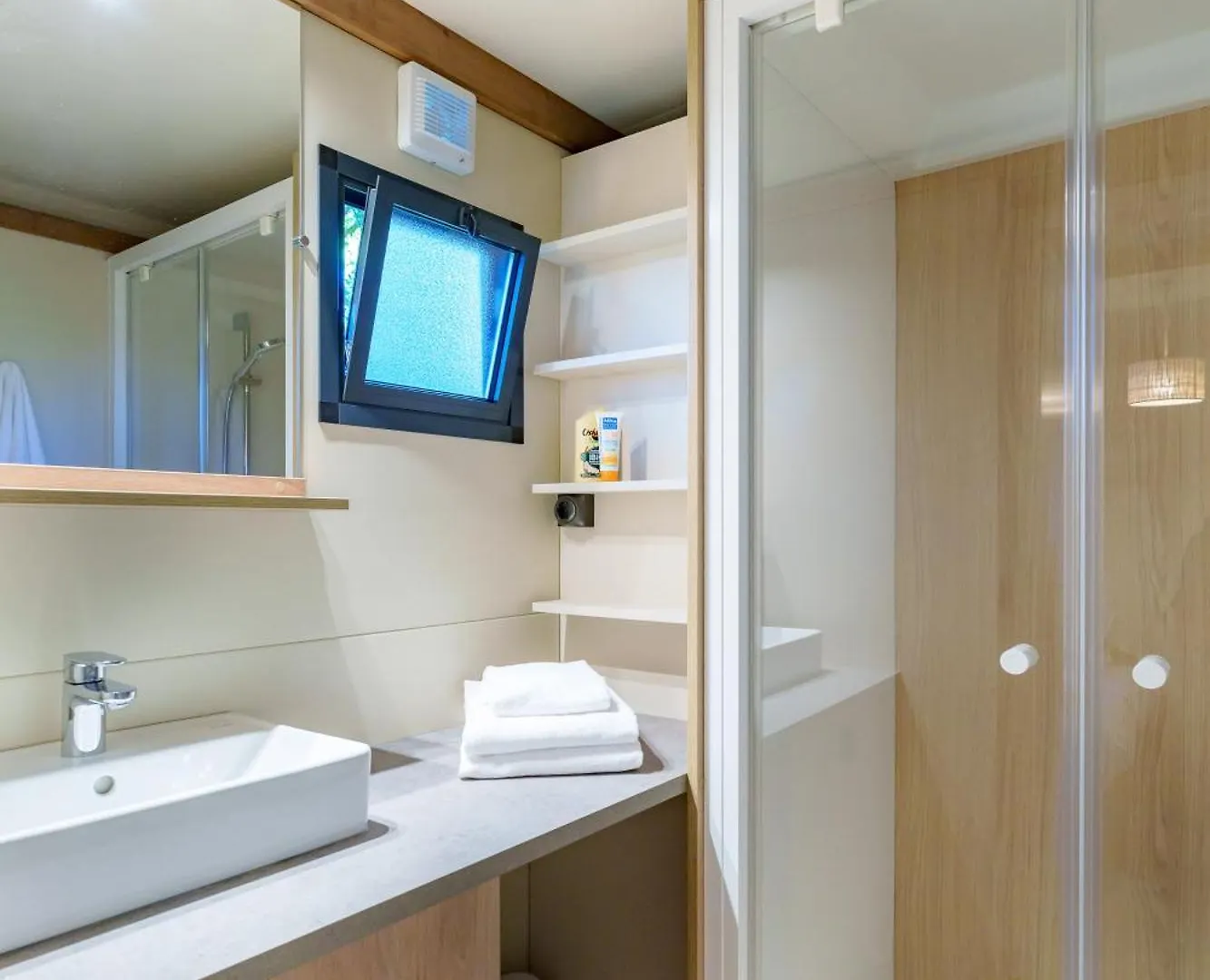 Camping De Lochrist 콩카르노 프랑스
